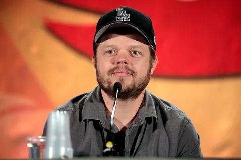 Ноа Джеймс фото 1